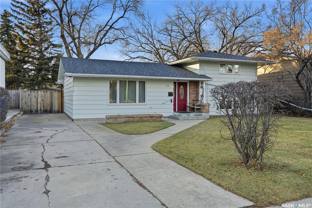 Second View of 510 Bate Crescent, Grosvenor Park, Saskatoon, Saskatchewan, S7H 3A7