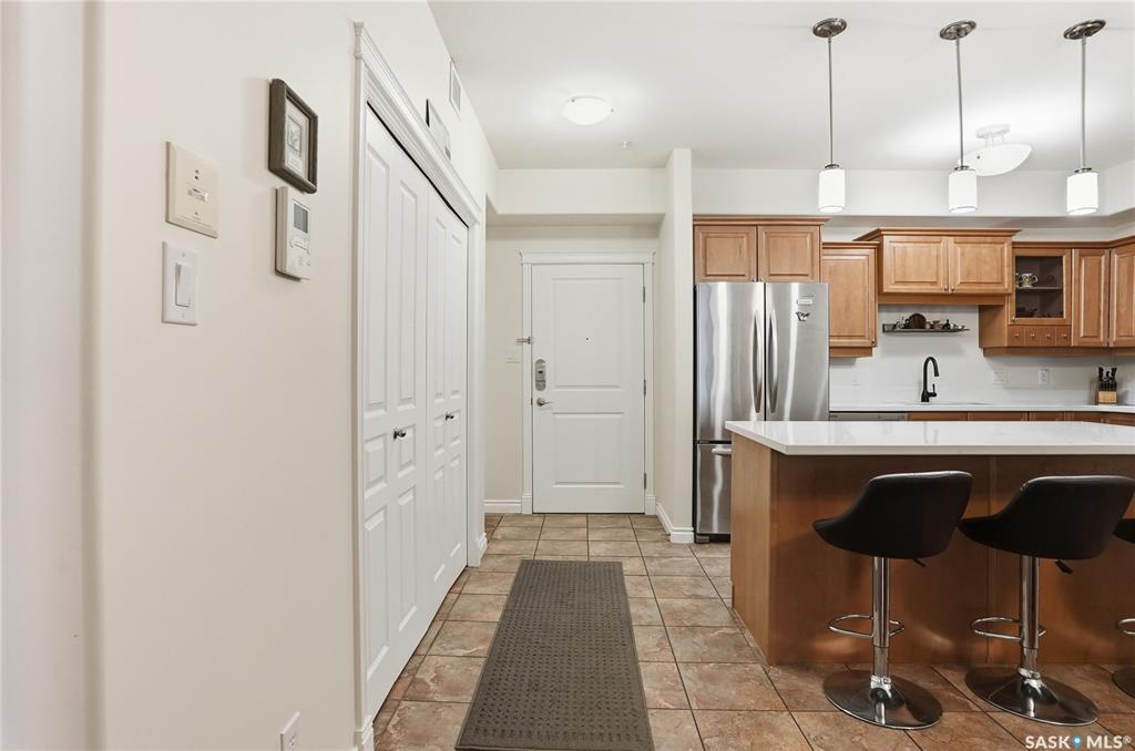 Second View of 615 Saskatchewan Crescent W #207, Nutana, Saskatoon, Saskatchewan, S7M 0A5