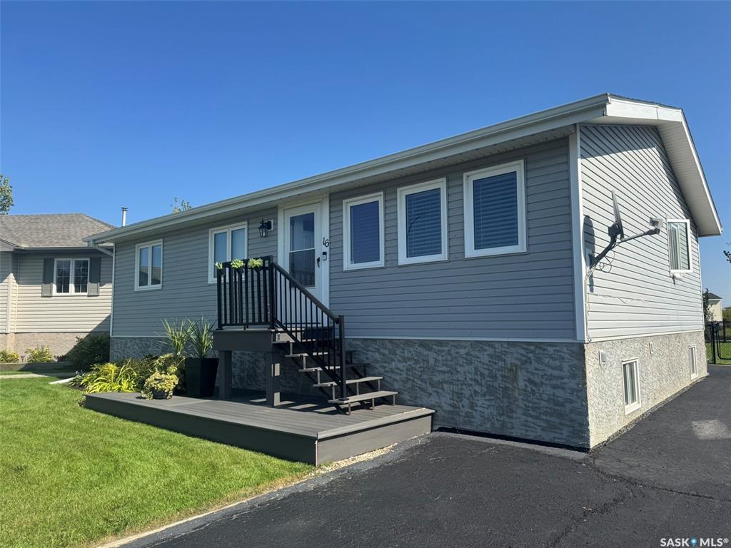 16 Manor Bay, SK024202, Saskatchewan,