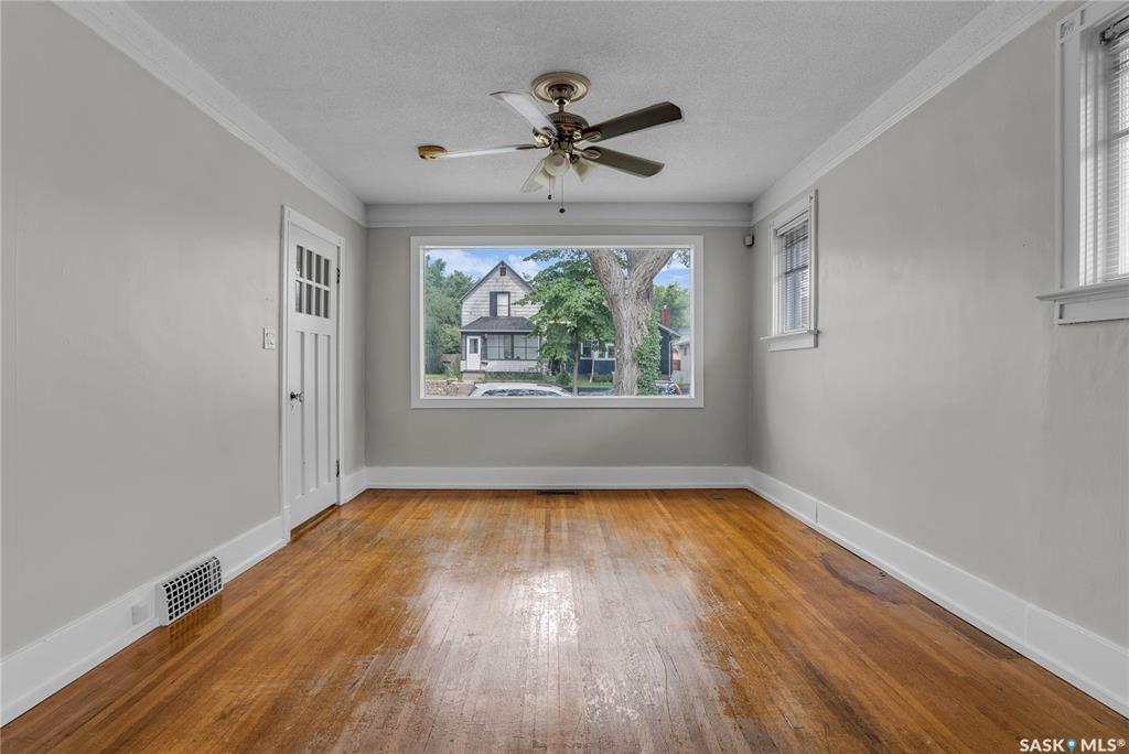 Fifth View of 107 28th Street W, Caswell Hill, Saskatoon, Saskatchewan, S7L 0K1