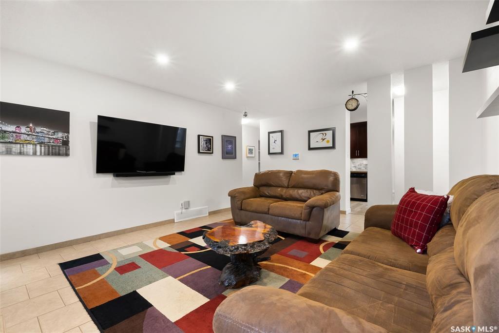 Fourth View of 82 Sibbald Crescent, Mount Royal RG, Regina, Saskatchewan, S4T 7L7