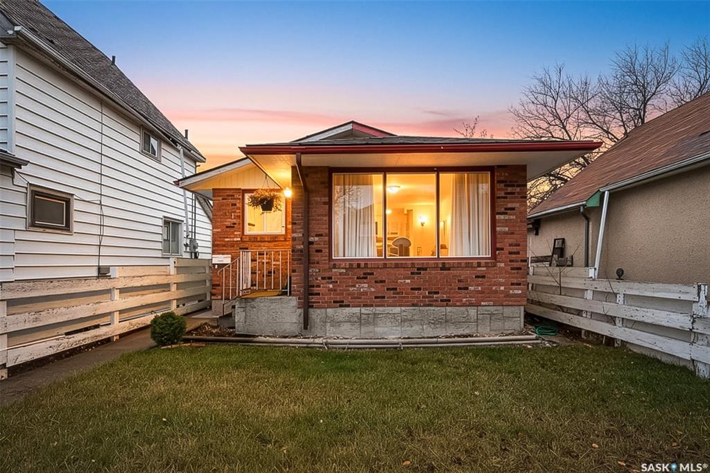 Second View of 651 Stadacona Street E, Hillcrest MJ, Moose Jaw, Saskatchewan, S6H 0K1