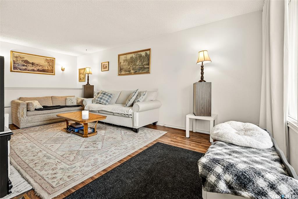 Third View of 651 Stadacona Street E, Hillcrest MJ, Moose Jaw, Saskatchewan, S6H 0K1