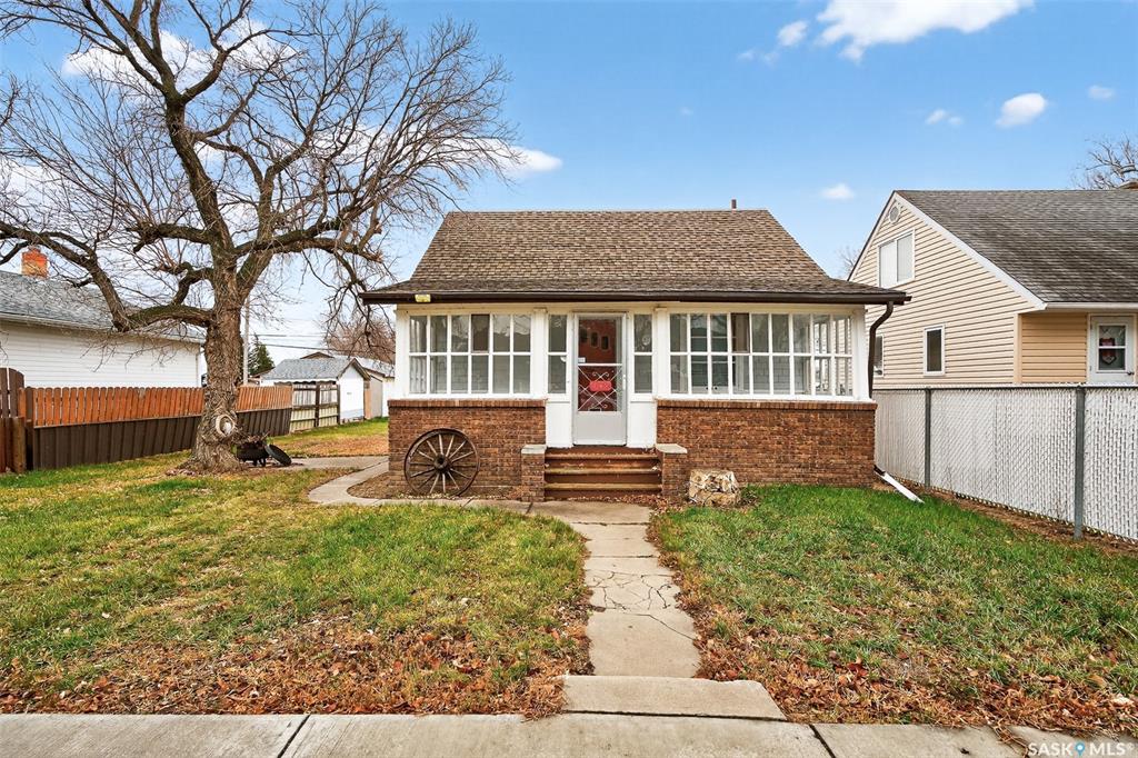 Fourth View of 759 Ominica Street E, Hillcrest MJ, Moose Jaw, Saskatchewan, S6H 0H7