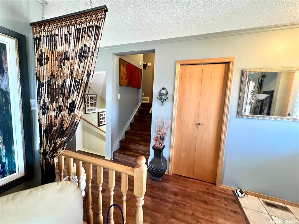 Fourth View of 550 6th Avenue Nw, North West, Swift Current, Saskatchewan, S9H 3P6