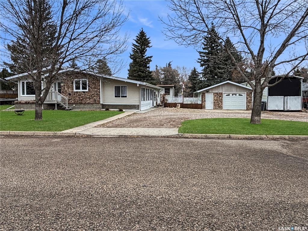 Main View of 1232 111 Th Street, Deanscroft, North Battleford, Saskatchewan, S9A 3N3