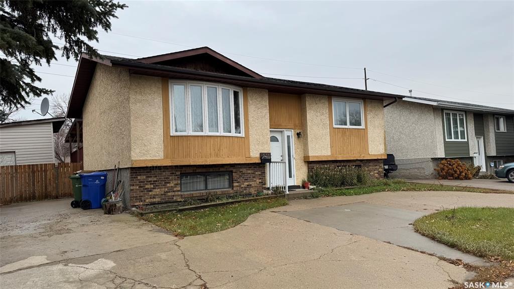 Second View of 1534 Fleet Street, Glencairn Village, Regina, Saskatchewan, S4N 5S1