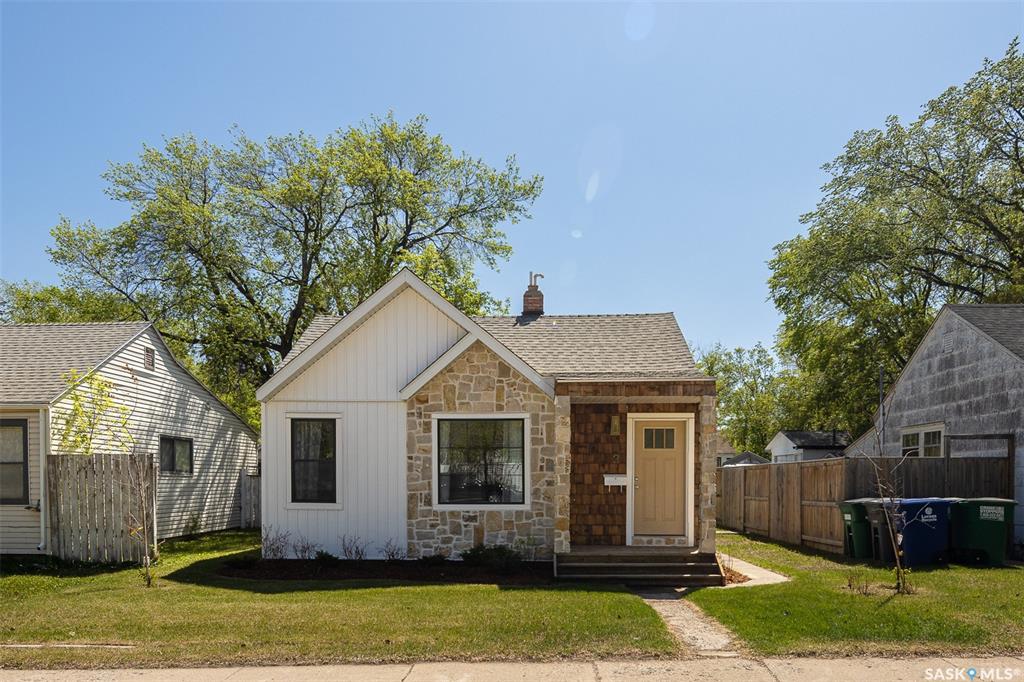 Second View of 2 Connaught Place, Kelsey/Woodlawn, Saskatoon, Saskatchewan, S7L 1C7
