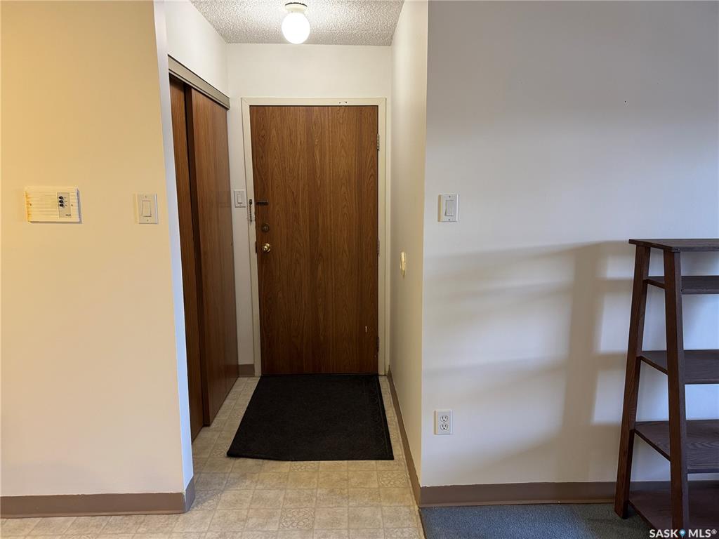 Fourth View of 463 Pendygrasse Road #204, Fairhaven, Saskatoon, Saskatchewan, S7M 5H3