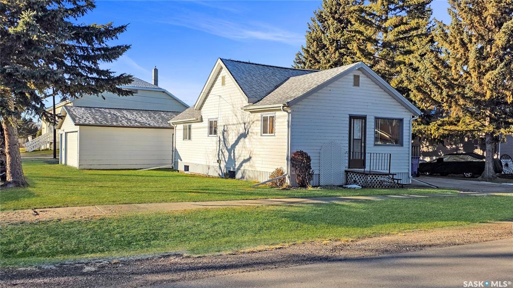Third View of 200 Montreal Avenue, Saltcoats, Saskatchewan, S3N 3R0