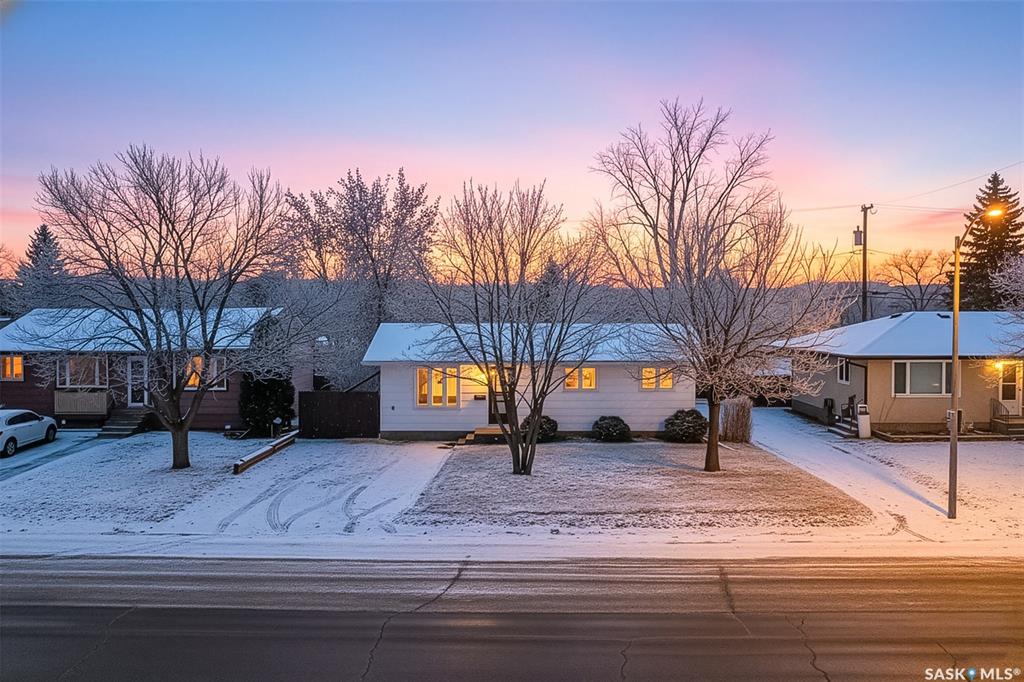 MLS® listing #SK024863 for sale located at 1219 Spadina Street W