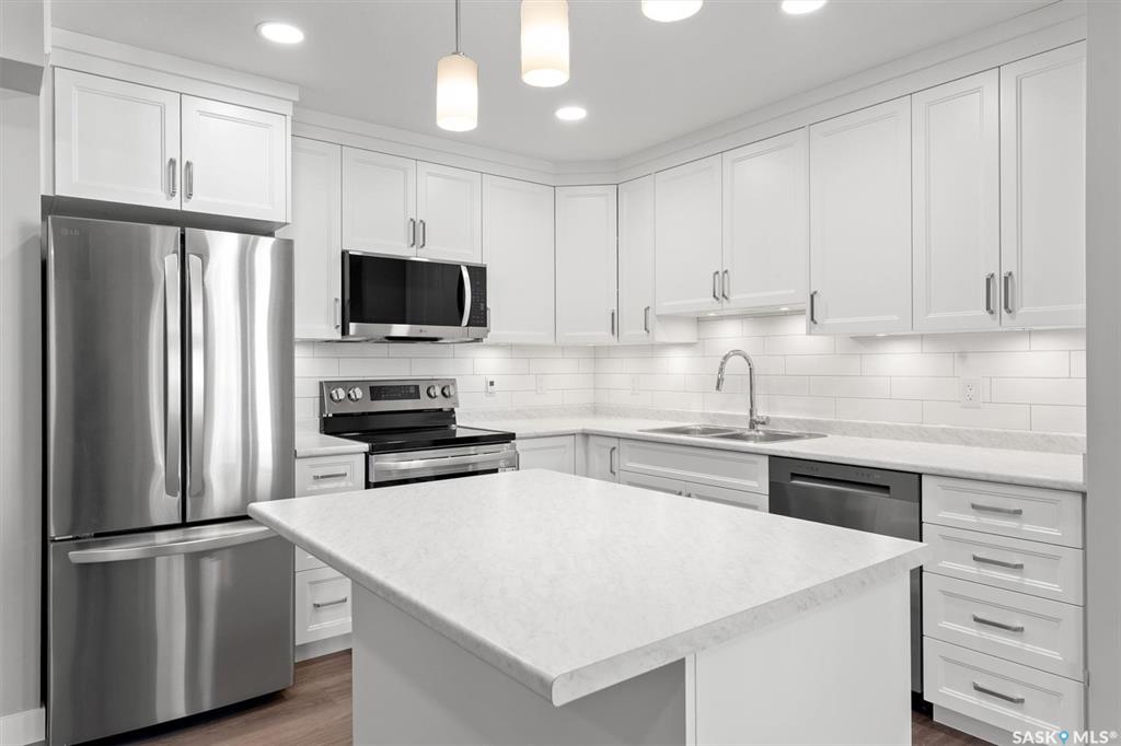 Fifth View of 318 108th Street W #202, Sutherland, Saskatoon, Saskatchewan, S7N 1P8