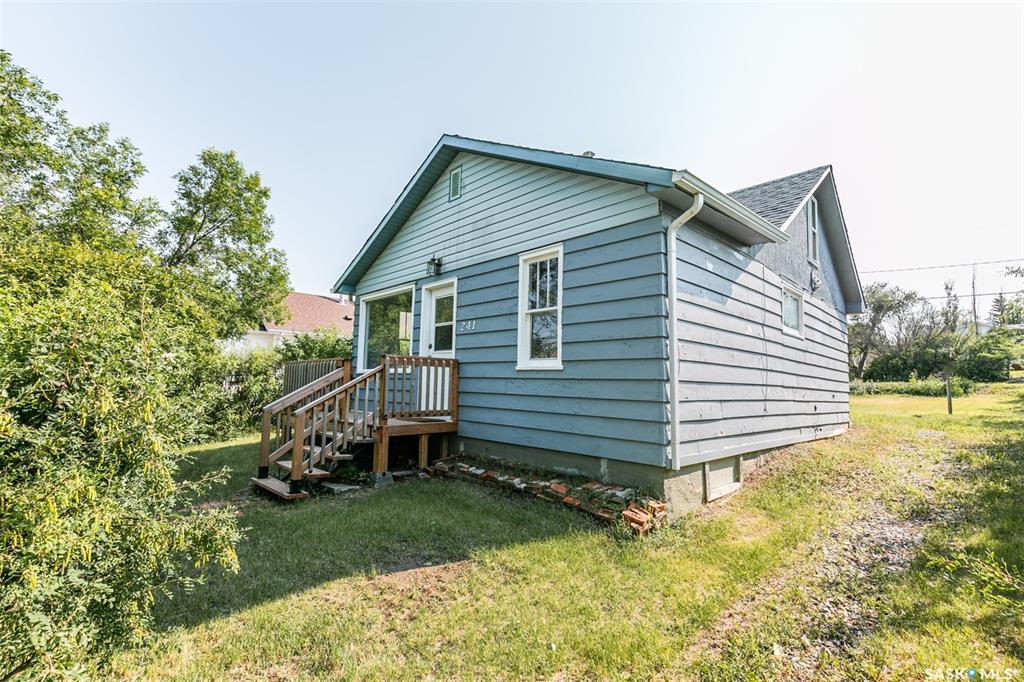 Second View of 241 Manitoba Avenue, Kerrobert, Saskatchewan, S0L 1R0