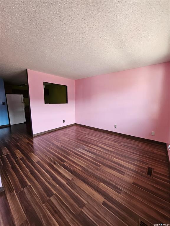 Second View of 525 Dufferin Avenue #204, Hillside, Estevan, Saskatchewan, S4A 2J1