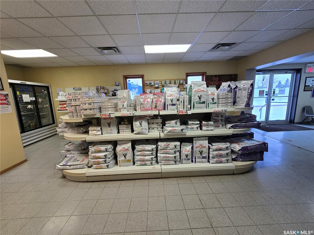 Fourth View of 416 7th Avenue Nw, Weyburn, Saskatchewan, S4H 2K7