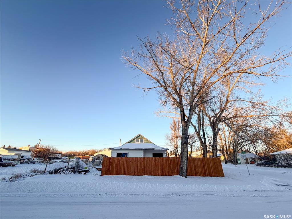 Third View of 301 Front Street, Eastend, Saskatchewan, S0N 0T0