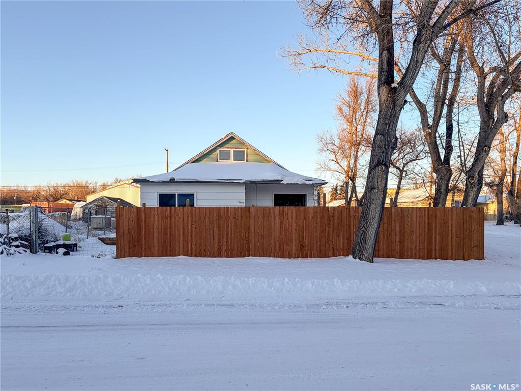 Fifth View of 301 Front Street, Eastend, Saskatchewan, S0N 0T0