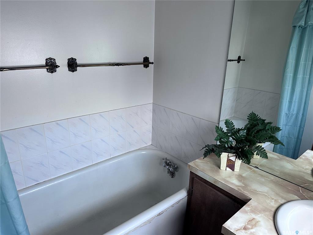 Fifth View of 1925 Athol Street, Cathedral RG, Regina, Saskatchewan, S4T 3E4