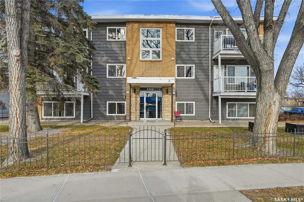 Second View of 230 Broadway Avenue E #6, Arnhem Place, Regina, Saskatchewan, S4N 2Z7