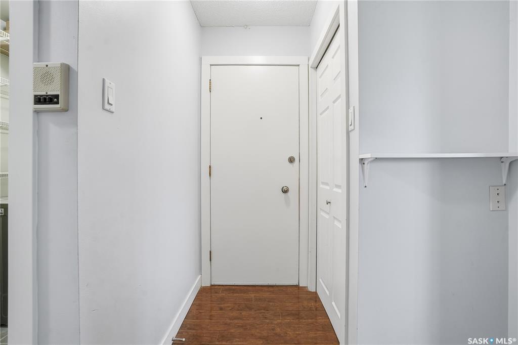 Third View of 230 Broadway Avenue E #6, Arnhem Place, Regina, Saskatchewan, S4N 2Z7