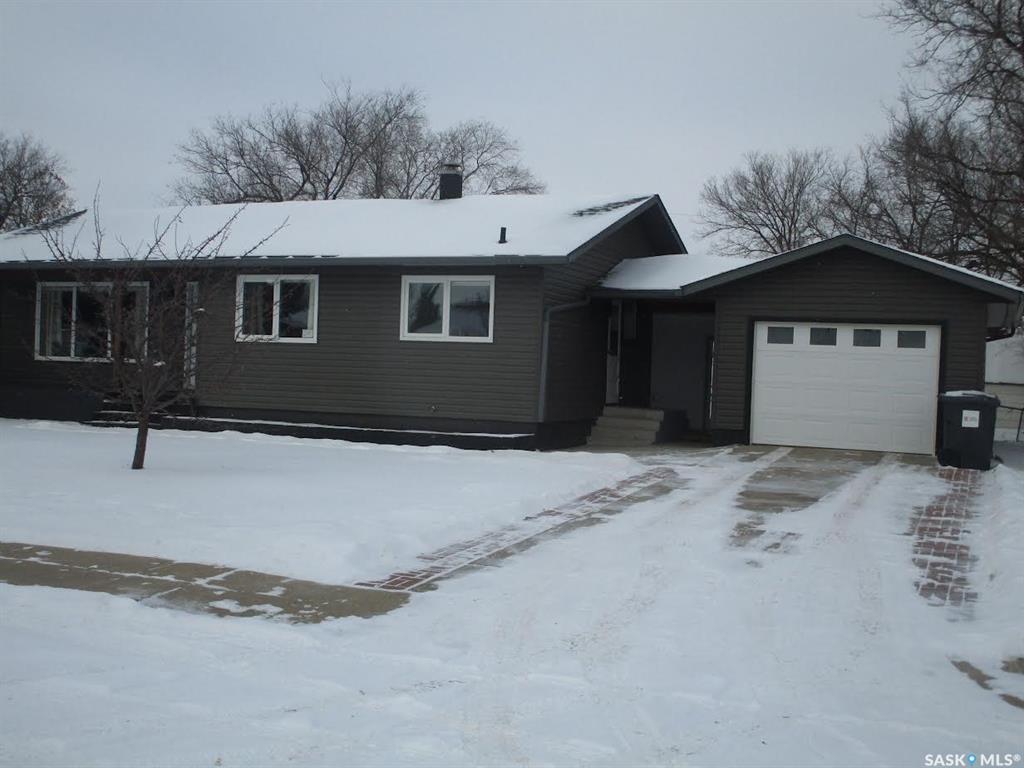 Second View of 249 6th Avenue E, Gravelbourg, Saskatchewan, S0H 1X0