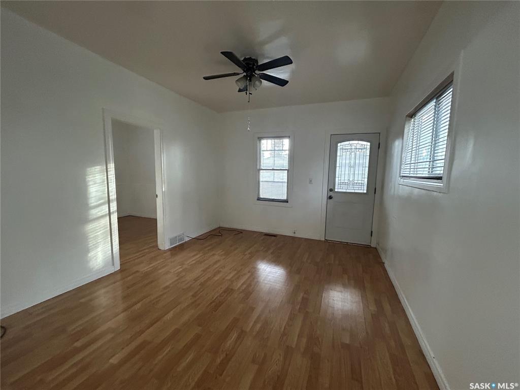 Fourth View of 1042 Coteau Street W, Westmount/Elsom, Moose Jaw, Saskatchewan, S6H 5G4