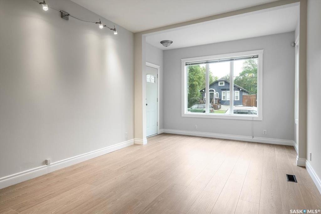 Fifth View of 2156 Queen Street #St, Cathedral RG, Regina, Saskatchewan, S4T 4C3