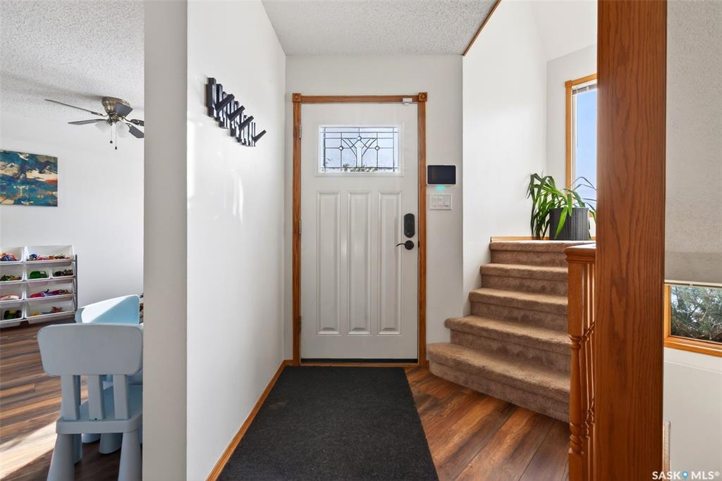 Third View of 2010 Assiniboine Avenue E, Richmond Place, Regina, Saskatchewan, S4V 2E2