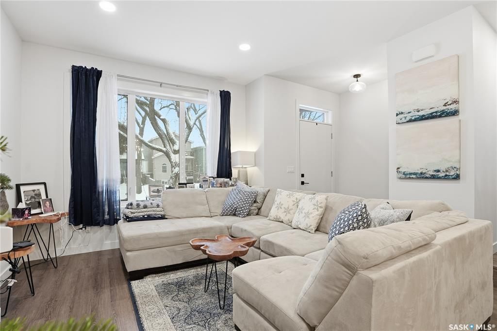 Fourth View of 712 7th Street E, Haultain, Saskatoon, Saskatchewan, S7H 0W2