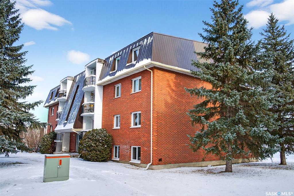 MLS® listing #SK025673 for sale located at 23 Centennial Street #11