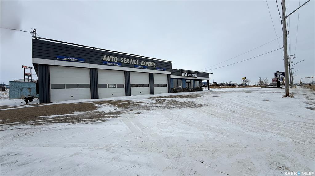 Second View of 370 Railway Avenue E, Downtown, North Battleford, Saskatchewan, S9A 2R7