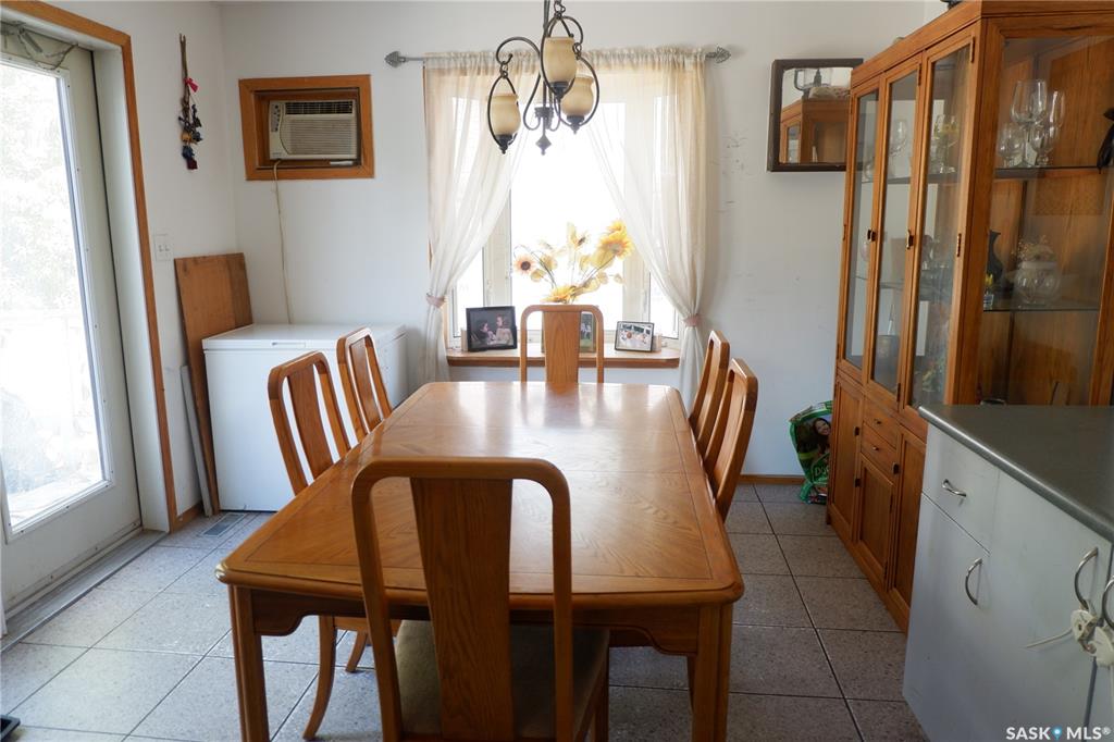 Fourth View of 568 Stadacona Street W, Central MJ, Moose Jaw, Saskatchewan, S6H 1Z9