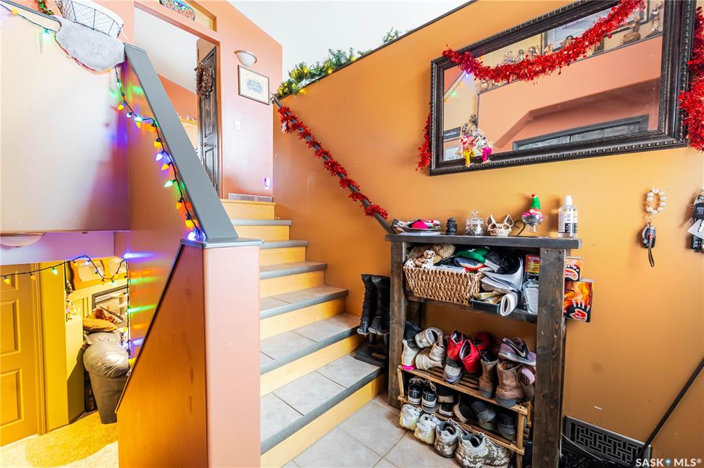 Third View of 294 Wellington Drive, Westmount/Elsom, Moose Jaw, Saskatchewan, S6K 1A4