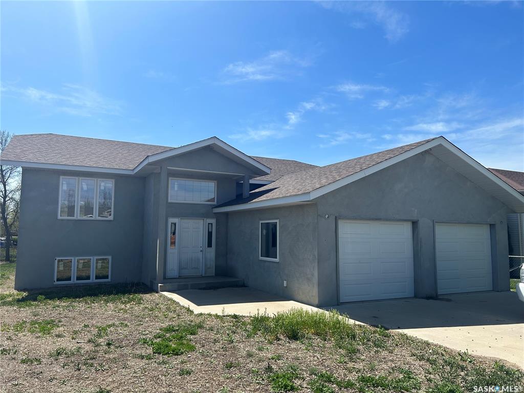 Second View of 117 Carson Bay, Lampman, Saskatchewan, S0C 0B5