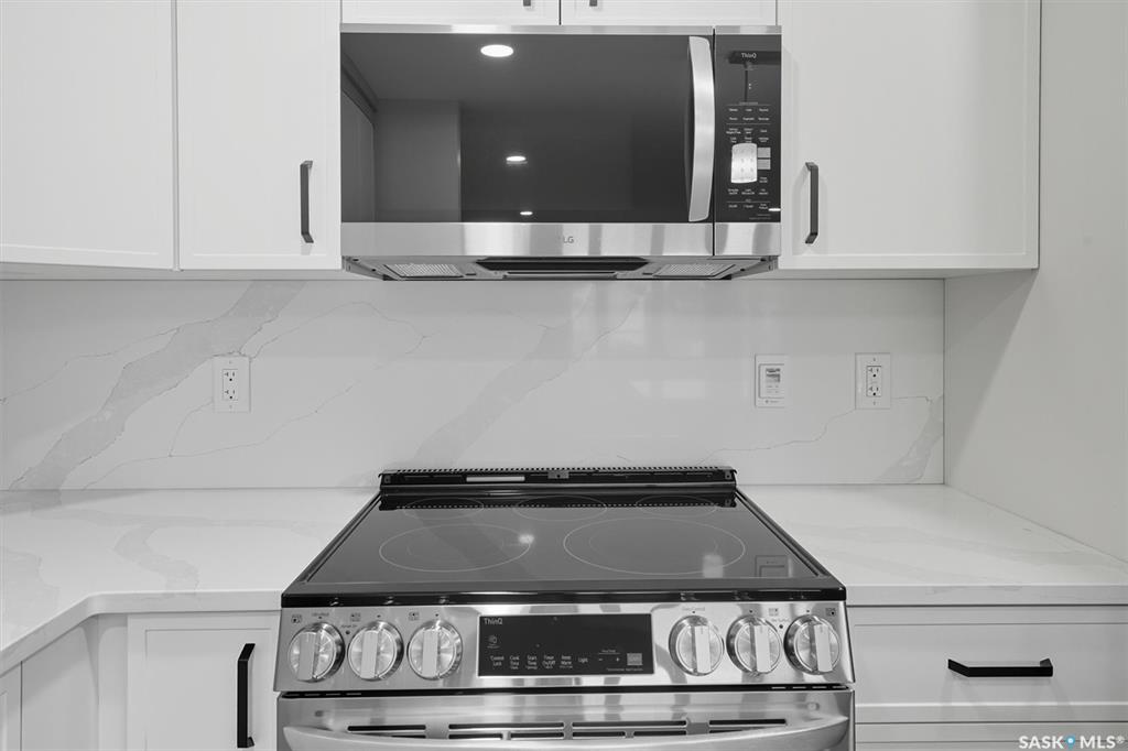 Fifth View of 318 108th Street W #208, Sutherland, Saskatoon, Saskatchewan, S7N 1P8