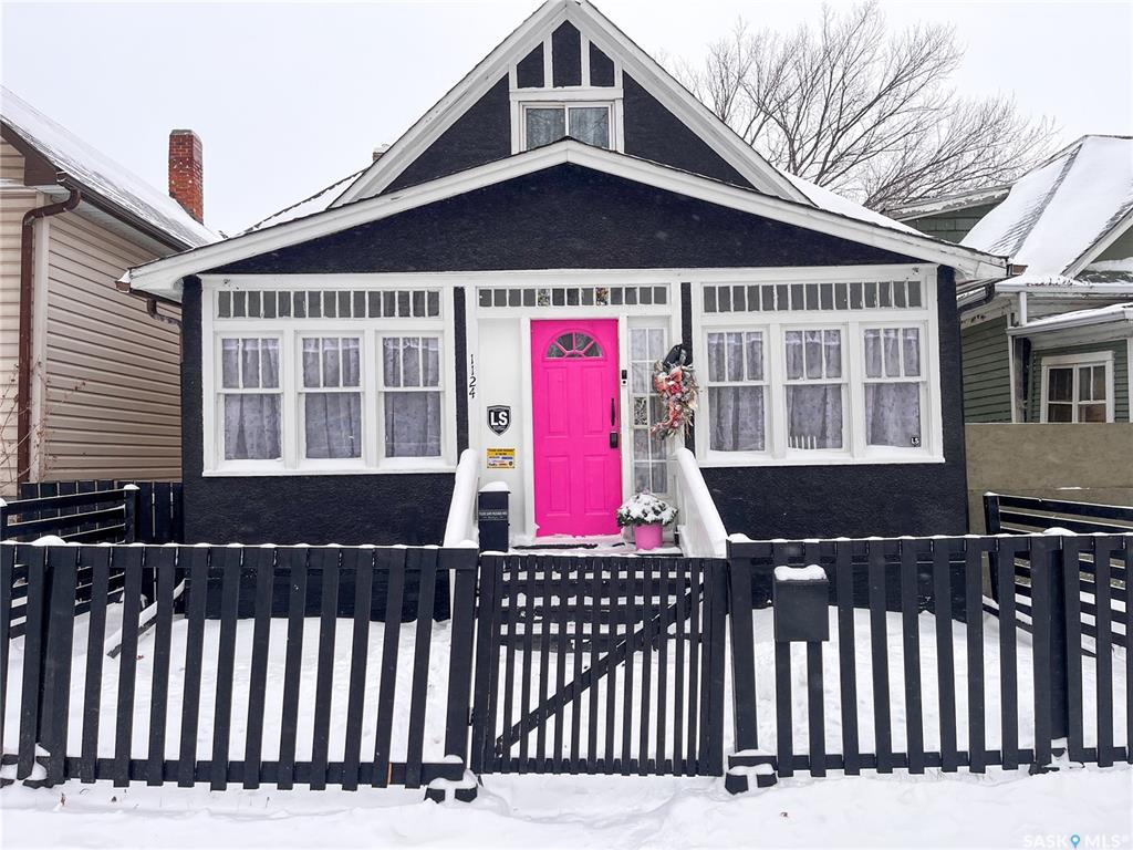 MLS® listing #SK025879 for sale located at 1124 Victoria Avenue