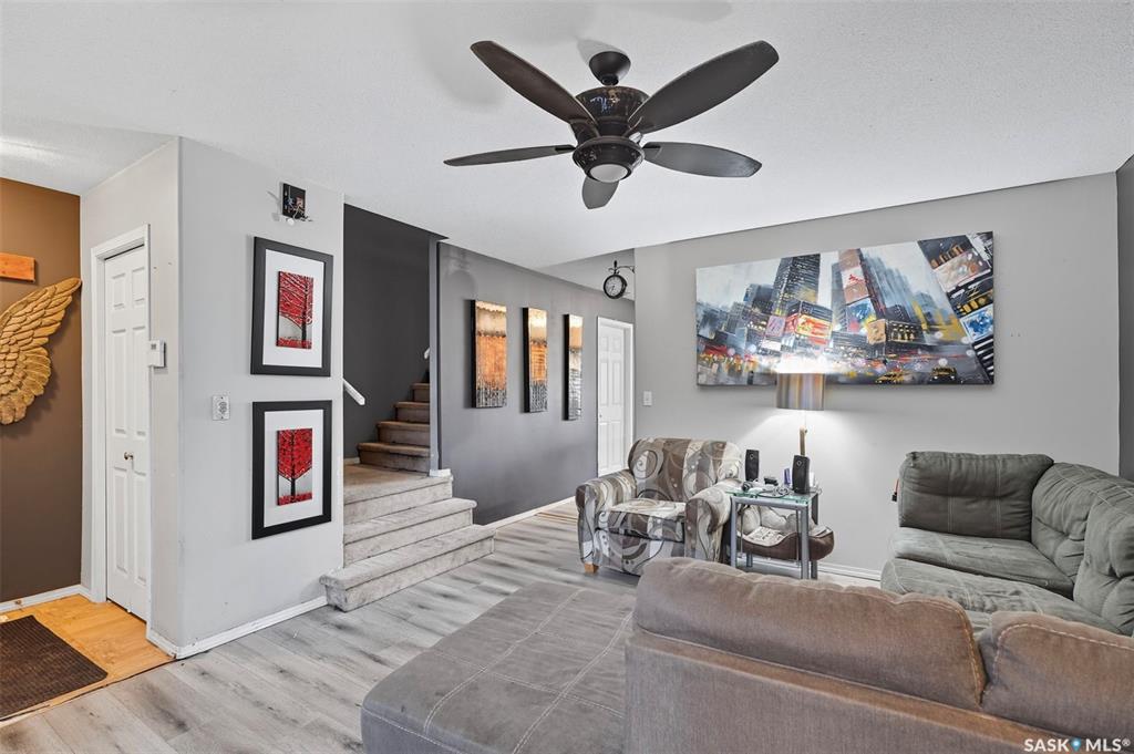 Third View of 802 K Avenue N #3, Westmount, Saskatoon, Saskatchewan, S7L 2N1