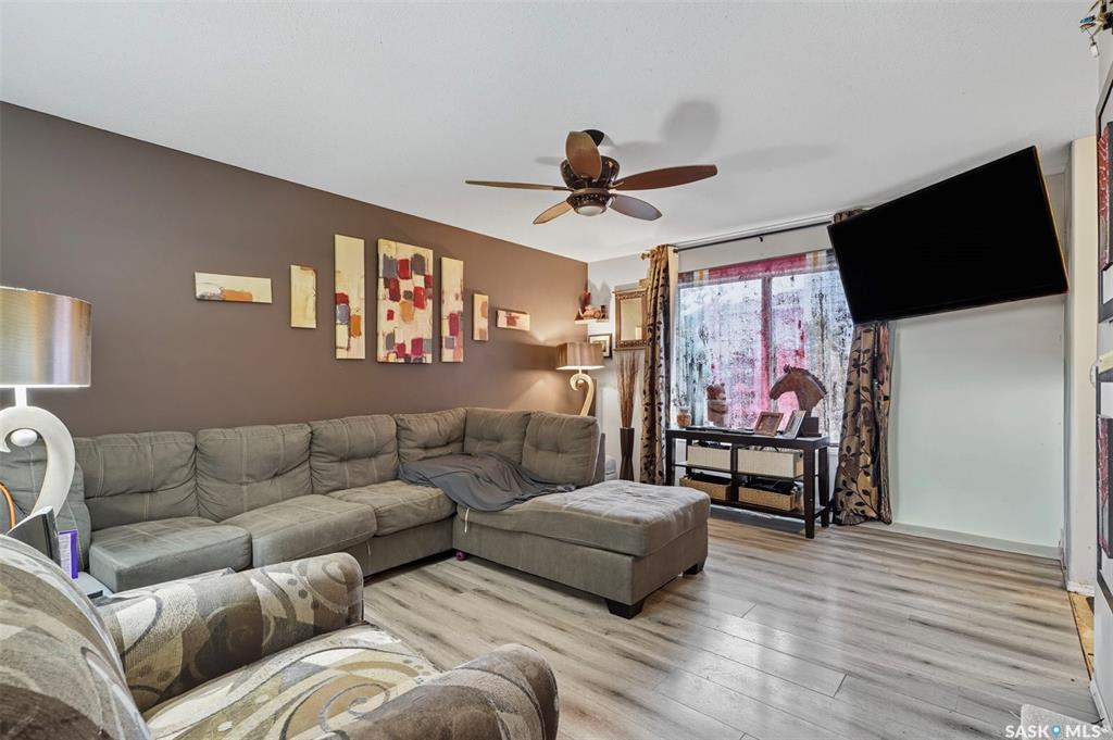 Fourth View of 802 K Avenue N #3, Westmount, Saskatoon, Saskatchewan, S7L 2N1