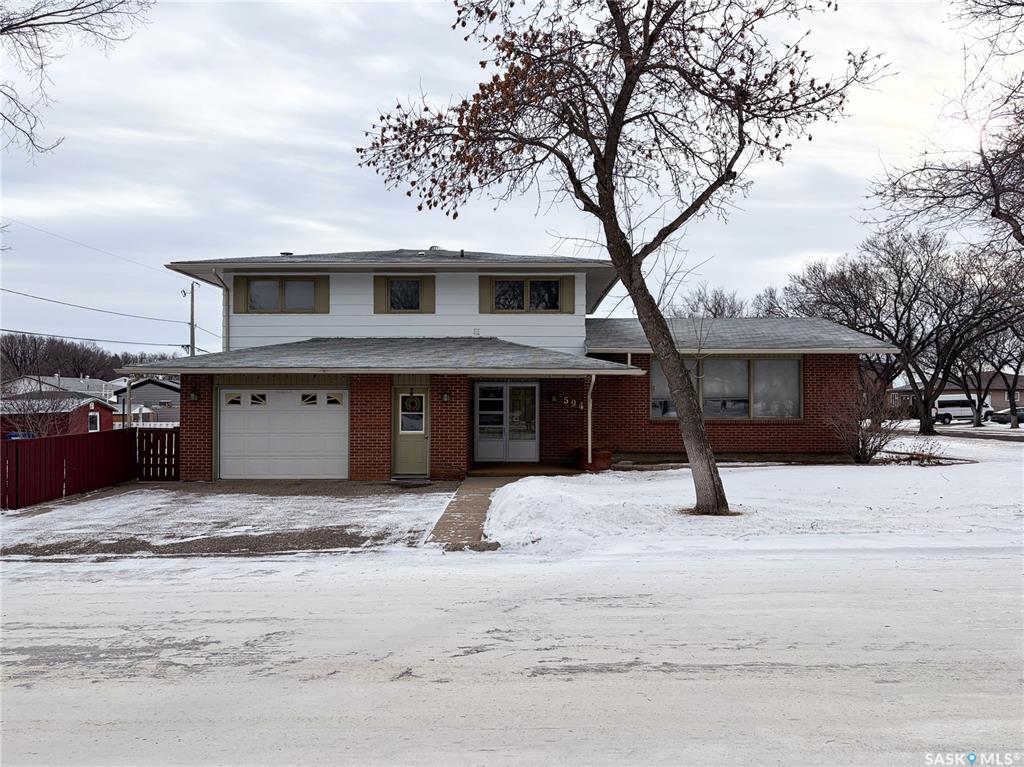 Second View of 594 5th Street W, Shaunavon, Saskatchewan, S0N 2M0