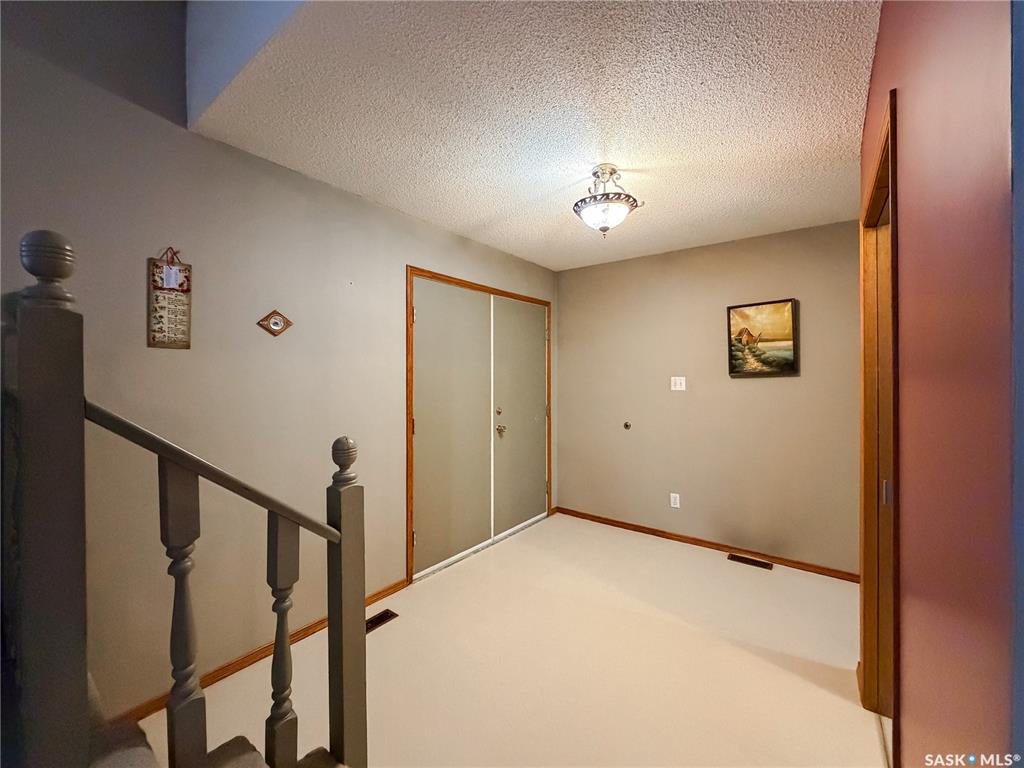 Third View of 594 5th Street W, Shaunavon, Saskatchewan, S0N 2M0