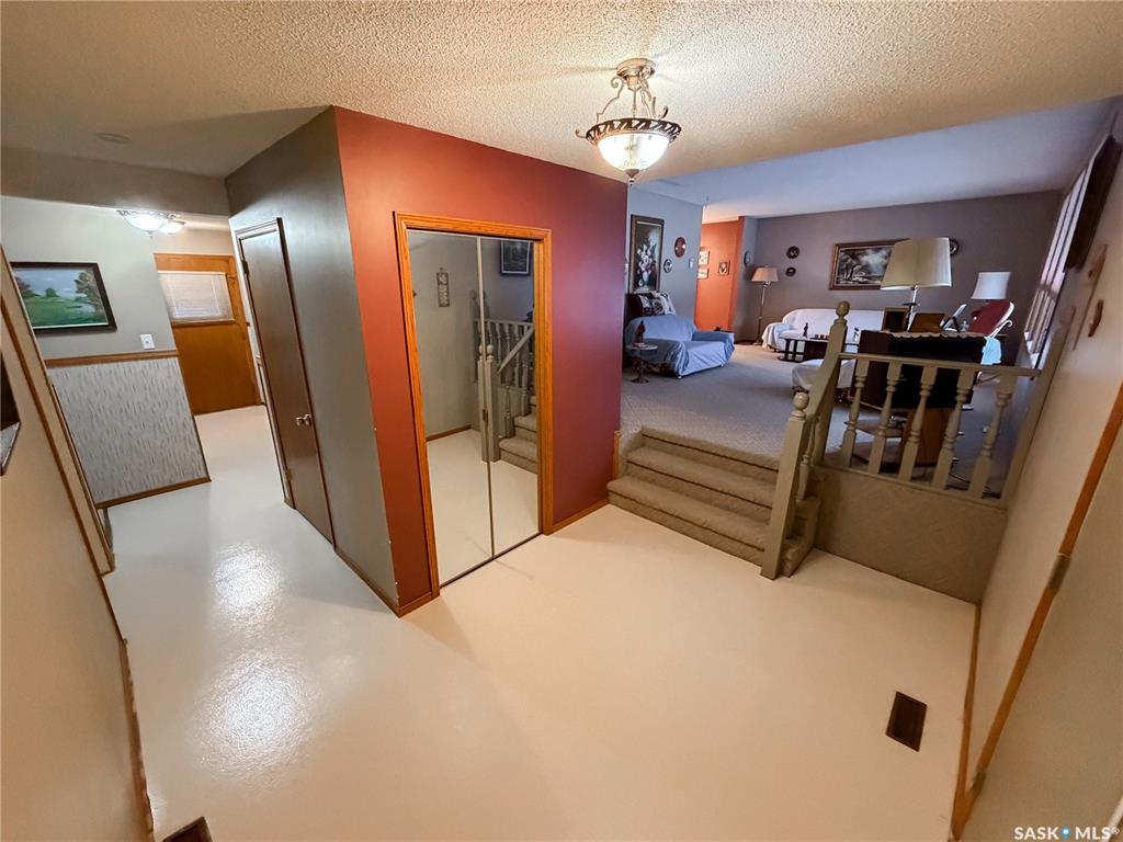 Fifth View of 594 5th Street W, Shaunavon, Saskatchewan, S0N 2M0