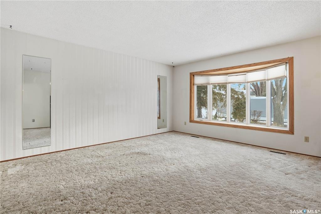 Third View of 30 Cushing Crescent, Glen Elm Park, Regina, Saskatchewan, S4N 1V1