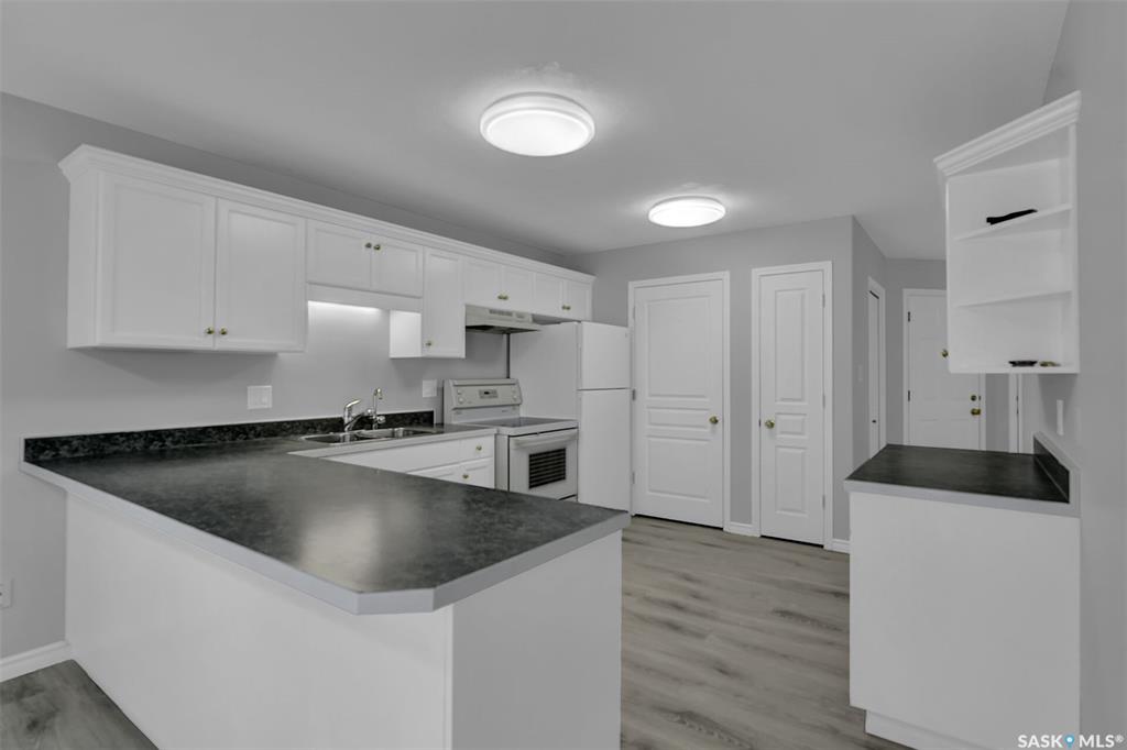 Fourth View of 812 15th Avenue, Broders Annex, Regina, Saskatchewan, S4N 7R3