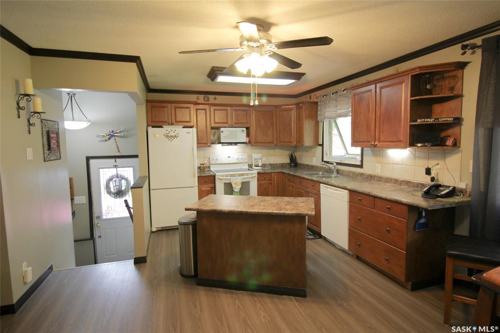 Second View of 724 4th Street E, Shaunavon, Saskatchewan, S0N 2M0