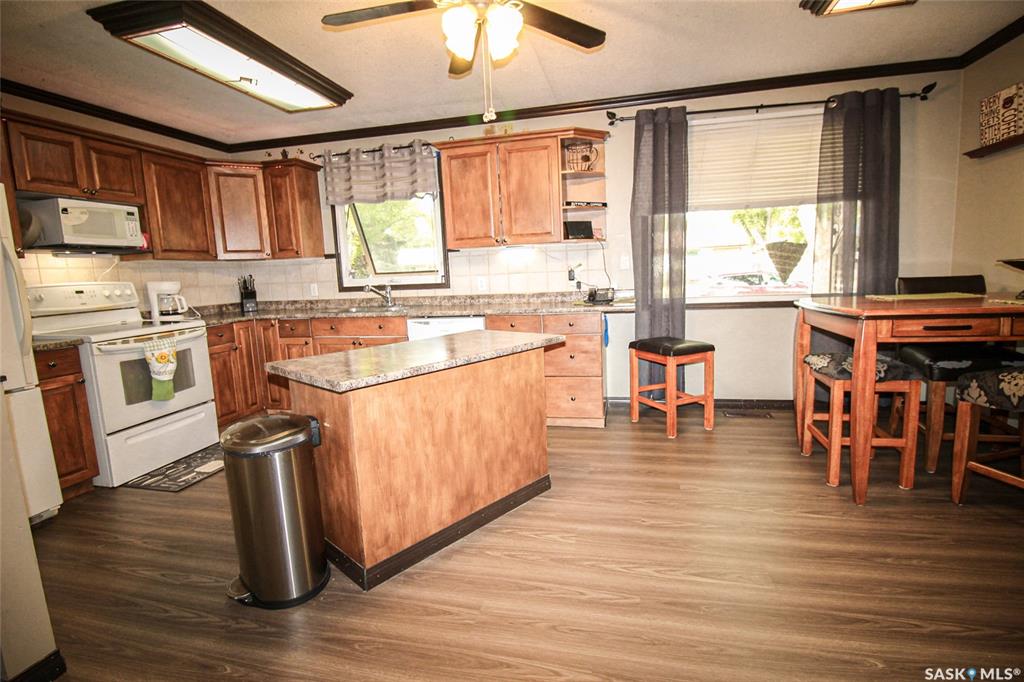 Fifth View of 724 4th Street E, Shaunavon, Saskatchewan, S0N 2M0