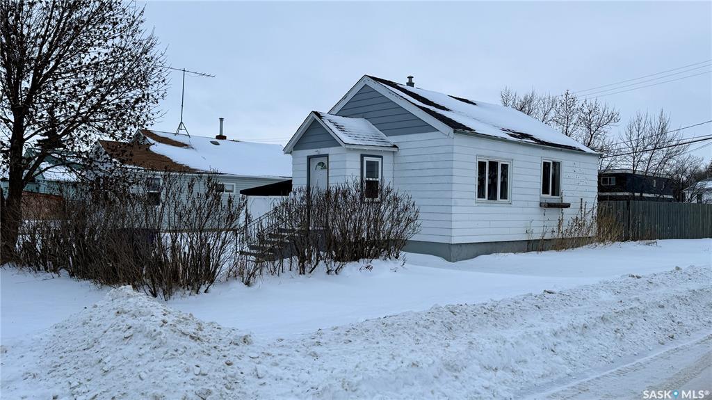 Second View of 319 Railway Avenue, Outlook, Saskatchewan, S0L 2N0