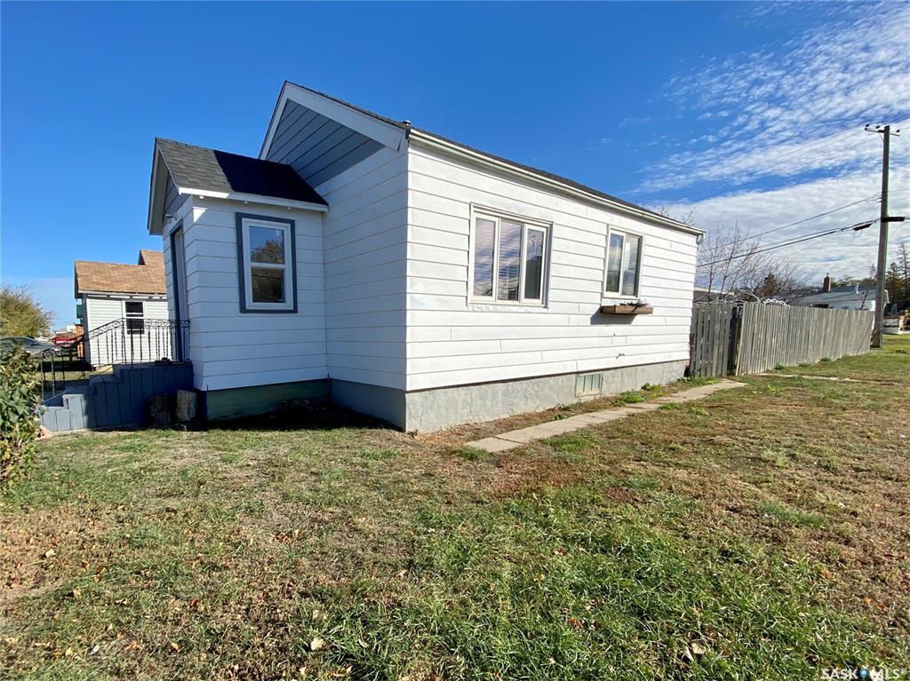 Third View of 319 Railway Avenue, Outlook, Saskatchewan, S0L 2N0