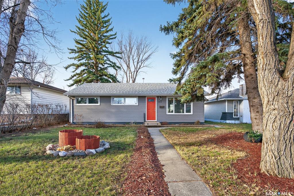 Third View of 1314 7th Avenue Nw, Central MJ, Moose Jaw, Saskatchewan, S6H 4C9