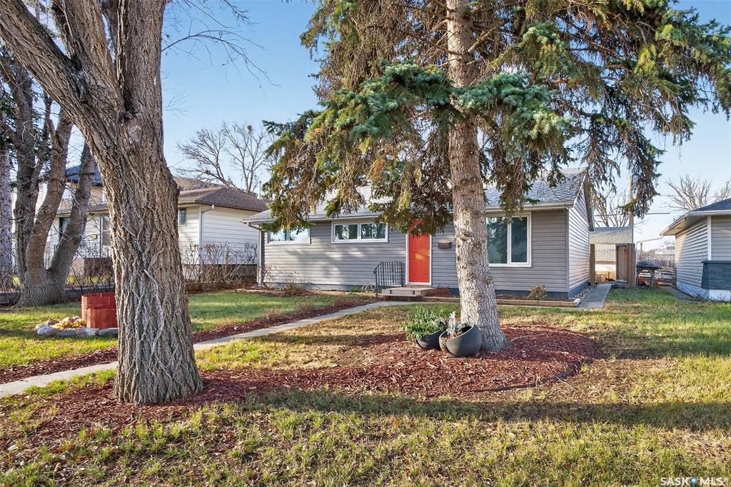 Fourth View of 1314 7th Avenue Nw, Central MJ, Moose Jaw, Saskatchewan, S6H 4C9
