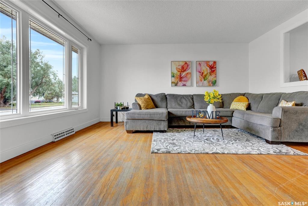 Second View of 833 Keith Street, Westmount/Elsom, Moose Jaw, Saskatchewan, S6H 5R4